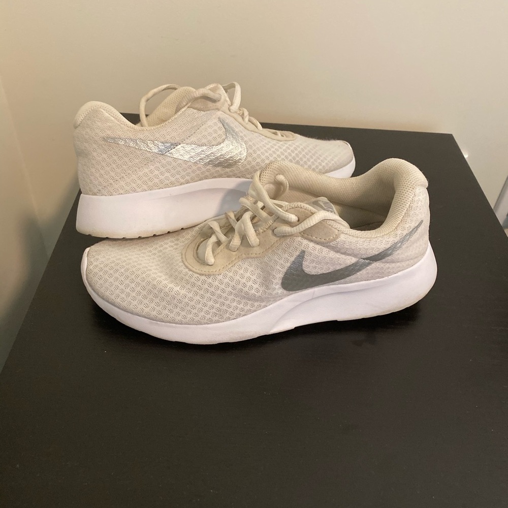 Women’s NIKE Tanjun Sneakers